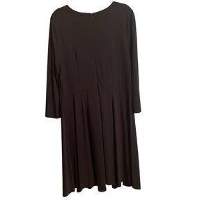 ELOQUII BLACK SHORT 3/4 SLEEVE WAIST DETAIL
KNEE LENGTH SHIFT DRESS PLUS SIZE 18